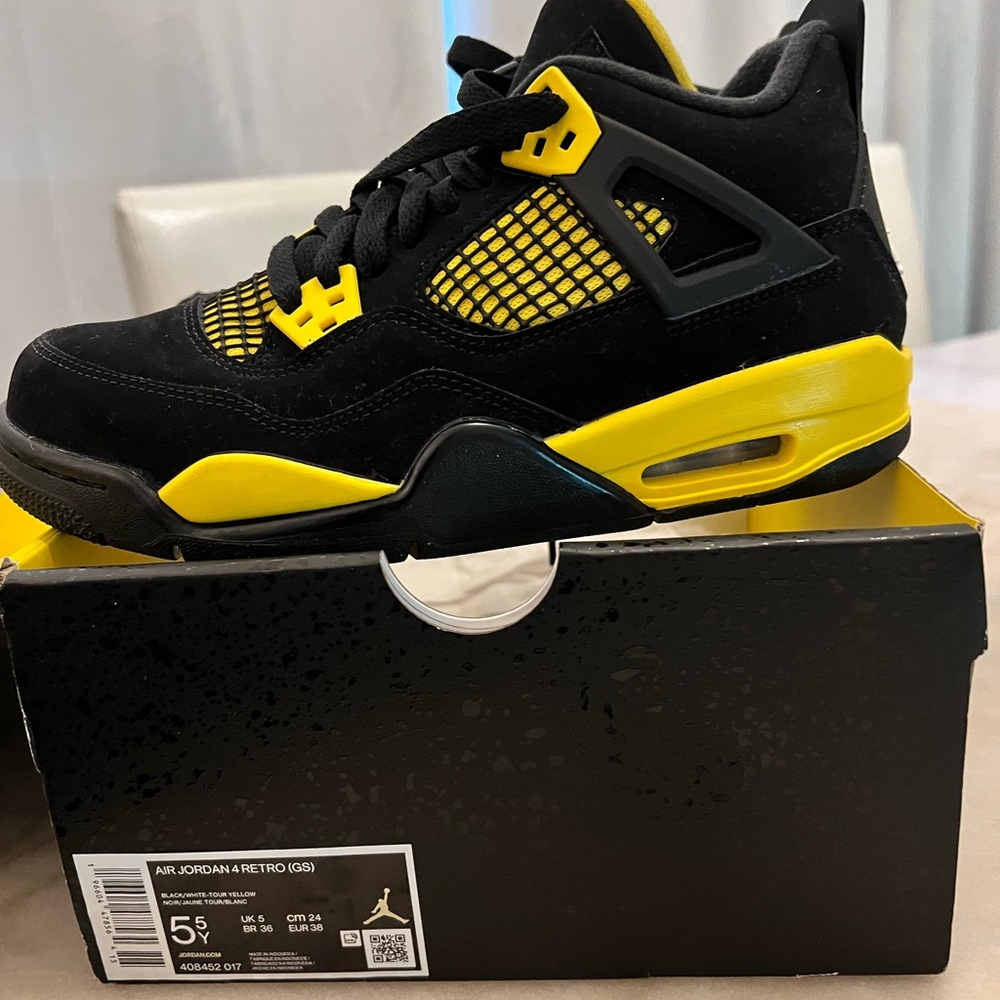 Air Jordan 4 Retro GS 'Thunder 2023 (NEW)